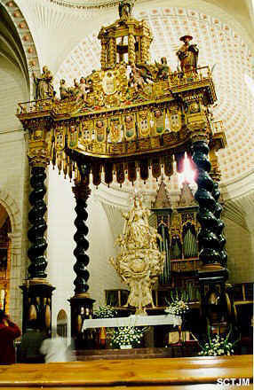 ALTAR Y BALDOQUINO DE DAROCA