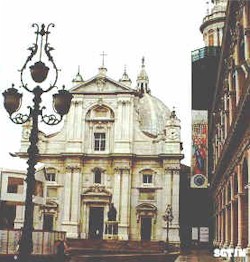 Fachada del Santuario de Loreto