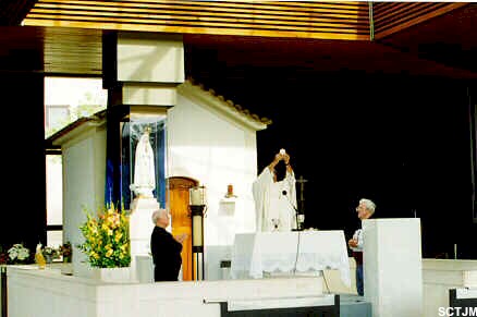 Eucarista en capilla de Ftima